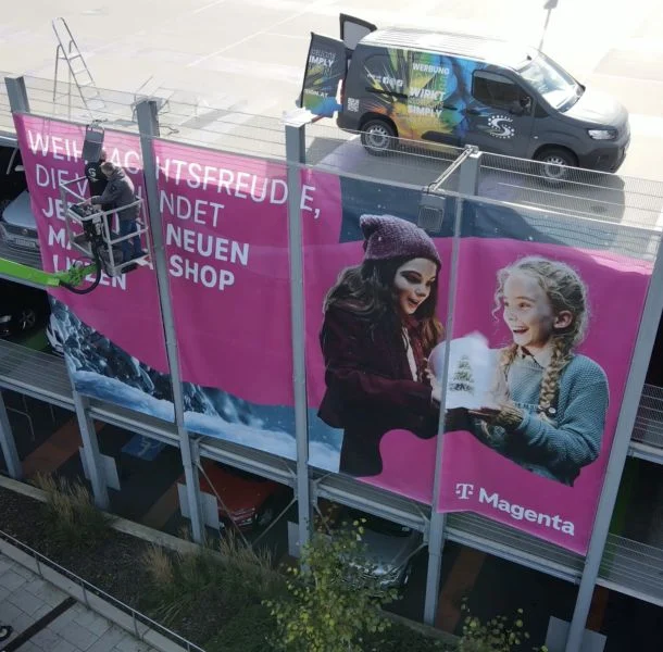 Schaufensterbeschriftung – Magenta
